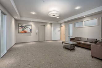 530 9th St in Sacramento, CA - Building Photo - Lobby