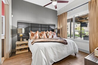 Evoke in Plano, TX - Foto de edificio - Interior Photo