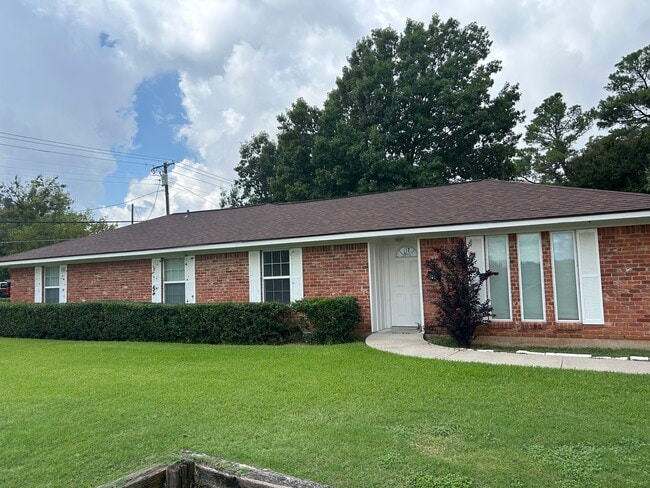 property at 2706 N Hickory St