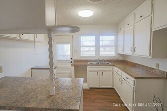 3012 49th St in Lubbock, TX - Building Photo - Building Photo