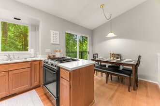 5 Horseshoe Cir in Bellingham, WA - Foto de edificio - Building Photo