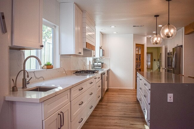 property at 4711 59th St