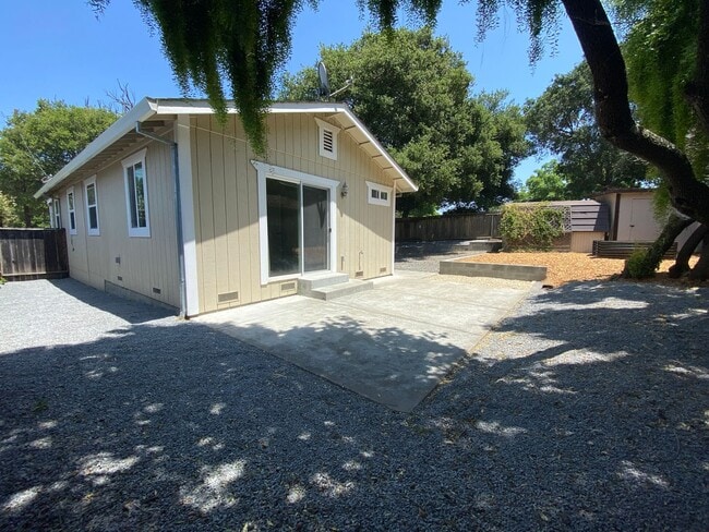 14 Grandview Ave in Petaluma, CA - Building Photo - Building Photo