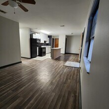 1552 Kay Ave in Tallahassee, FL - Foto de edificio - Building Photo