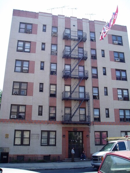 2330 Valentine Ave in Bronx, NY - Building Photo