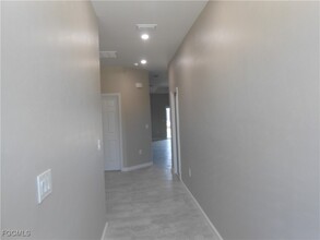 935 Graystone Ave in Lehigh Acres, FL - Building Photo - Building Photo