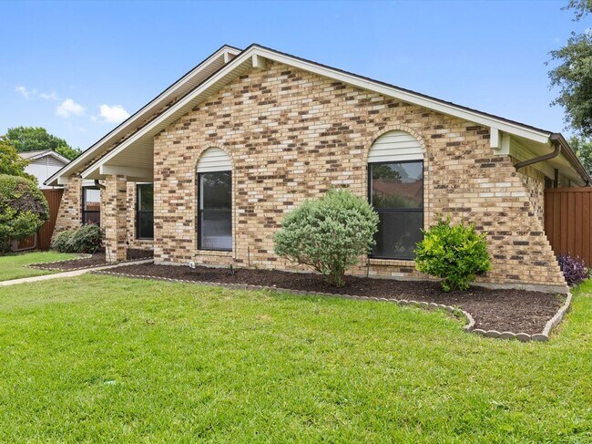 3404 Newkirk Dr in Plano, TX - Foto de edificio - Building Photo