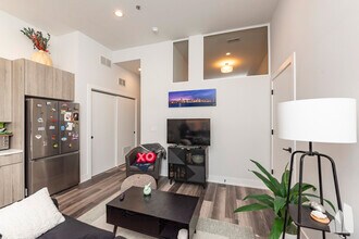 2317 N Clark St in Chicago, IL - Building Photo - Building Photo