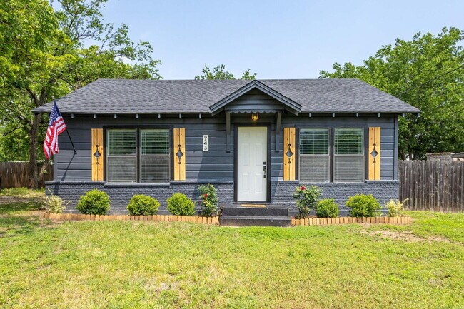 property at 743 W Park St