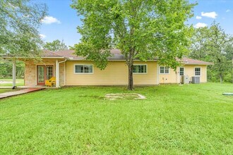 10 Lowery Ln in Huntsville, TX - Building Photo - Building Photo
