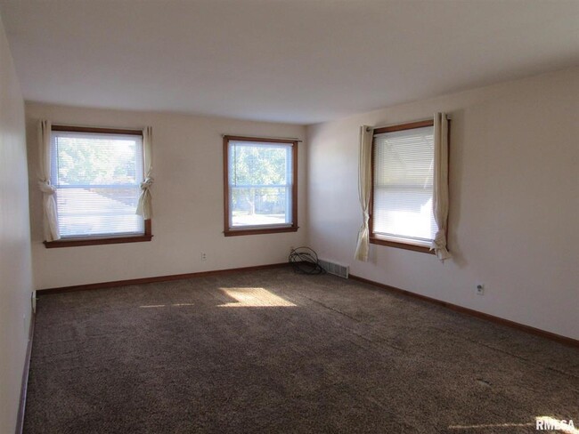 1023 53rd St in Moline, IL - Foto de edificio - Building Photo