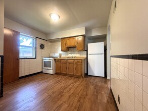 9221 Waldorf Dr in St. Louis, MO - Building Photo - Building Photo