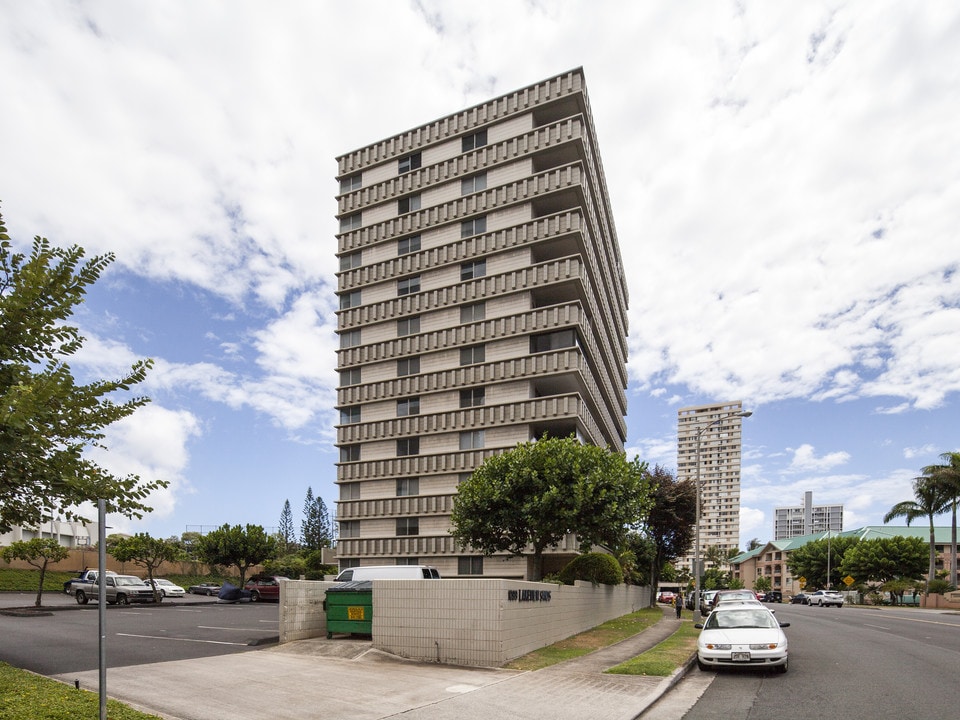 Lakeview Sands in Honolulu, HI - Building Photo