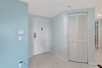 7507 La Paz Blvd in Boca Raton, FL - Building Photo - Building Photo