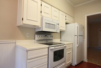 2195 Fairways Ct in Kennesaw, GA - Foto de edificio - Building Photo