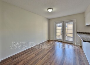 8166 Trafalgar Square in Jacksonville, FL - Building Photo - Building Photo