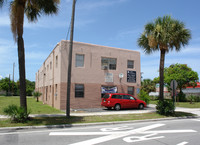 1017 Palm Beach Lakes Blvd. in West Palm Beach, FL - Foto de edificio - Building Photo