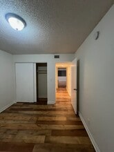 1447 E Windsor Rd in Glendale, CA - Building Photo - Building Photo