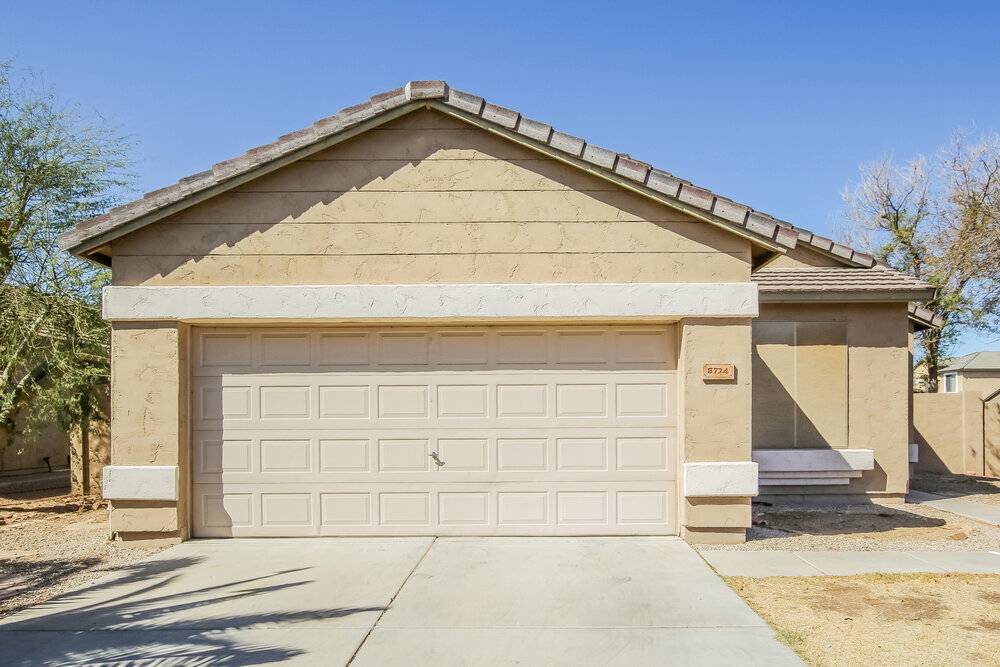 8724 N 57th Dr in Glendale, AZ - Building Photo