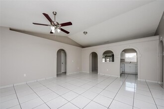 106 Alcala Dr in Kissimmee, FL - Foto de edificio - Building Photo