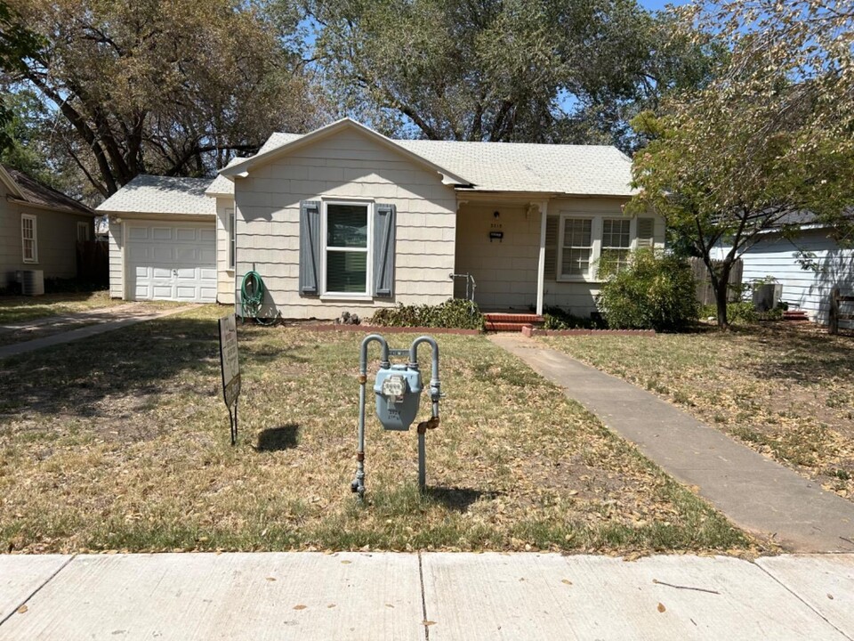 2818 27th St in Lubbock, TX - Building Photo