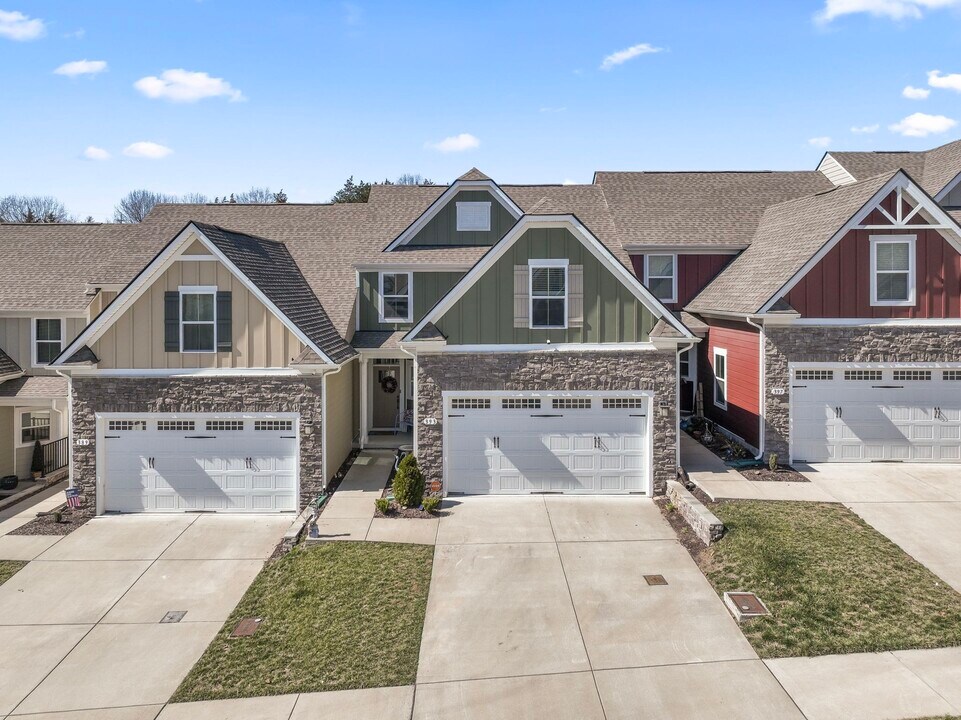 393 S Downs Cir in Goodlettsville, TN - Building Photo