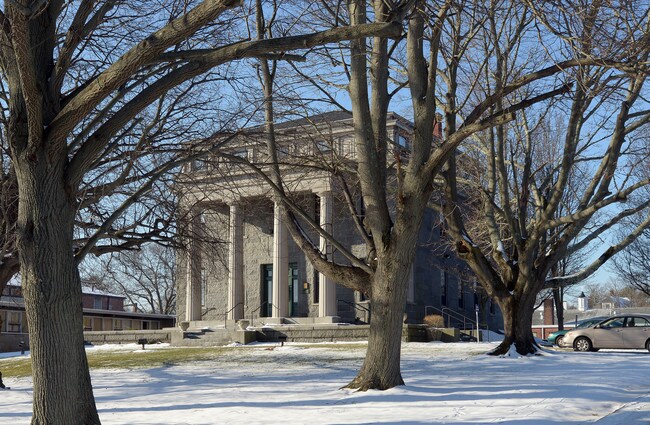 Grinnell Mansion Congregate Housing in New Bedford, MA - Foto de edificio - Building Photo