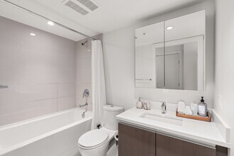 1009 Harwood St, Unit SI ID1502457P in Vancouver, BC - Building Photo - Building Photo