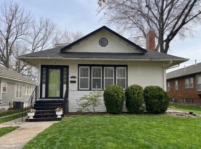 property at 1605 Humboldt St