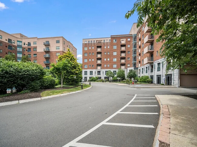 165 Cottage St, Unit Mill Creek condo in Chelsea, MA - Building Photo - Building Photo