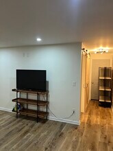 2210 Shamrock Dr, Unit Modern Studio Apartment in Decatur, GA - Foto de edificio - Building Photo