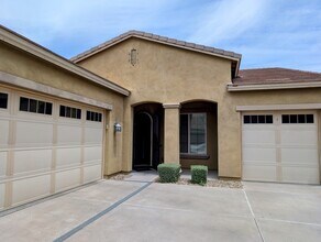 2828 E Ridgewood Ln in Gilbert, AZ - Building Photo - Building Photo
