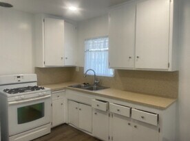 521 N Marguerita Ave in Alhambra, CA - Building Photo