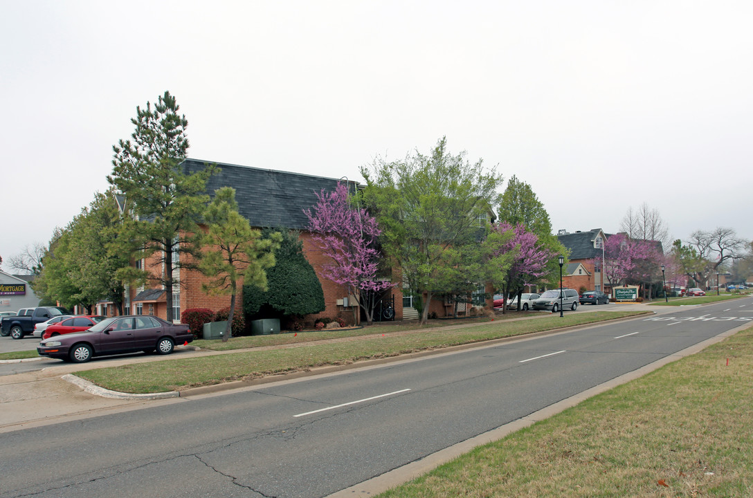 Christopher Place Apartments in Edmond, OK - Foto de edificio