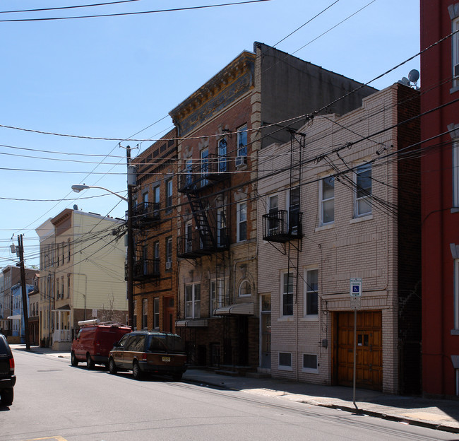 82 Nichols St in Newark, NJ - Building Photo - Building Photo