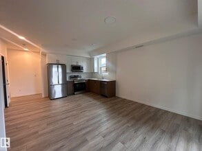 9227 228 St NW in Edmonton, AB - Building Photo - Building Photo