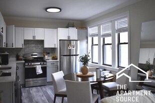 839 W Cornelia Ave in Chicago, IL - Building Photo