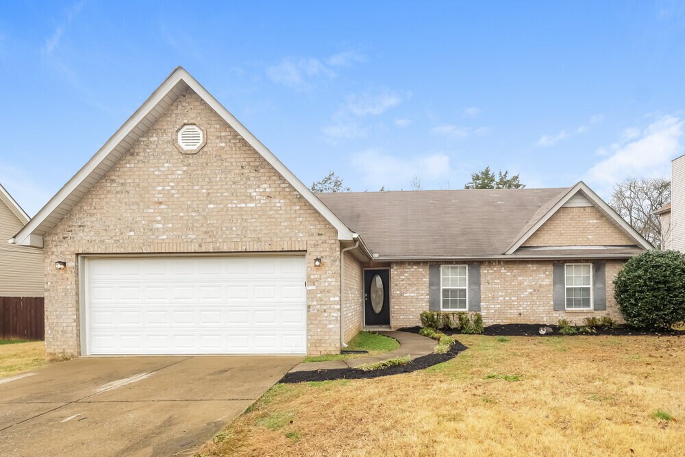 294 Davids Way in La Vergne, TN - Building Photo