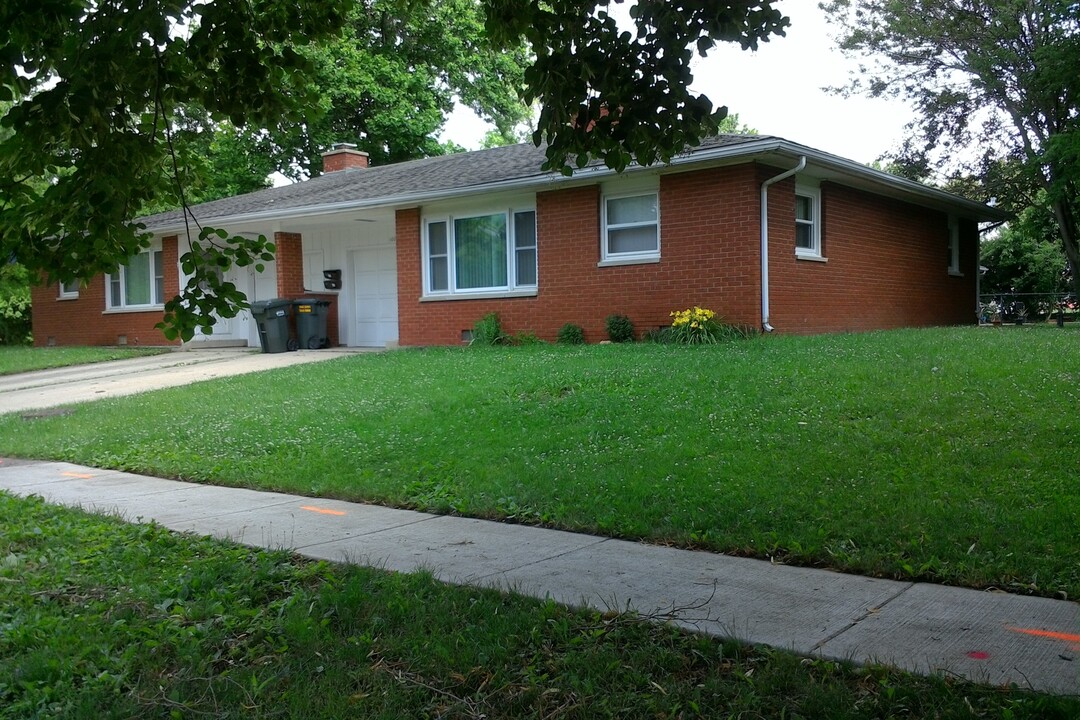 1004 E Willard St in Urbana, IL - Building Photo