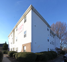 Spartan Place Apartments in Greensboro, NC - Building Photo - Building Photo