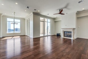 2555 N Pearl St in Dallas, TX - Building Photo