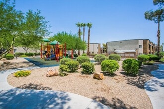 Shadowbrook in Las Vegas, NV - Building Photo - Building Photo