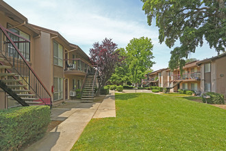 Sheraton Apartments in Sacramento, CA - Building Photo - Building Photo