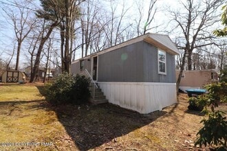 238 Birchwood Ln in Saylorsburg, PA - Foto de edificio - Building Photo