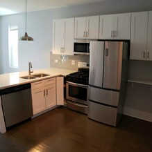 2030 W 21st St, Unit #1R in Chicago, IL - Building Photo - Building Photo