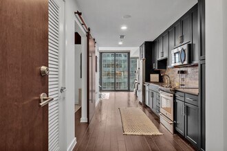 1212 Laurel St, Unit 1310 in Nashville, TN - Building Photo - Building Photo