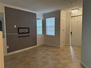 145 Emerald Crk Wy in Davie, FL - Building Photo - Building Photo