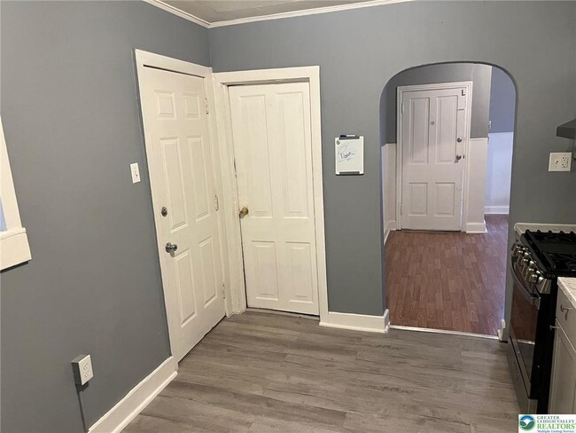 23 E Garrison St in Bethlehem, PA - Building Photo - Building Photo