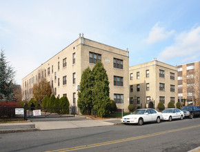 Sumner Apartments in Hartford, CT - Building Photo - Building Photo