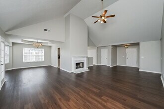 373 Davids Way in La Vergne, TN - Building Photo - Building Photo